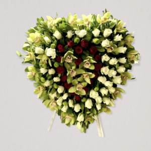 Καρδιά Κηδείας από τριαντάφυλλα και ορχιδέες